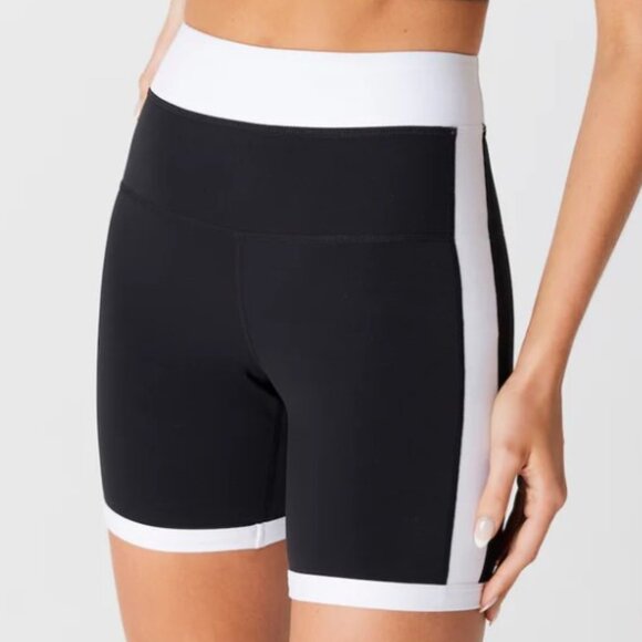 GIGI C Pants - Gigi C Natasha Biker Short. Black/white Sz S. NWOT. RP$88